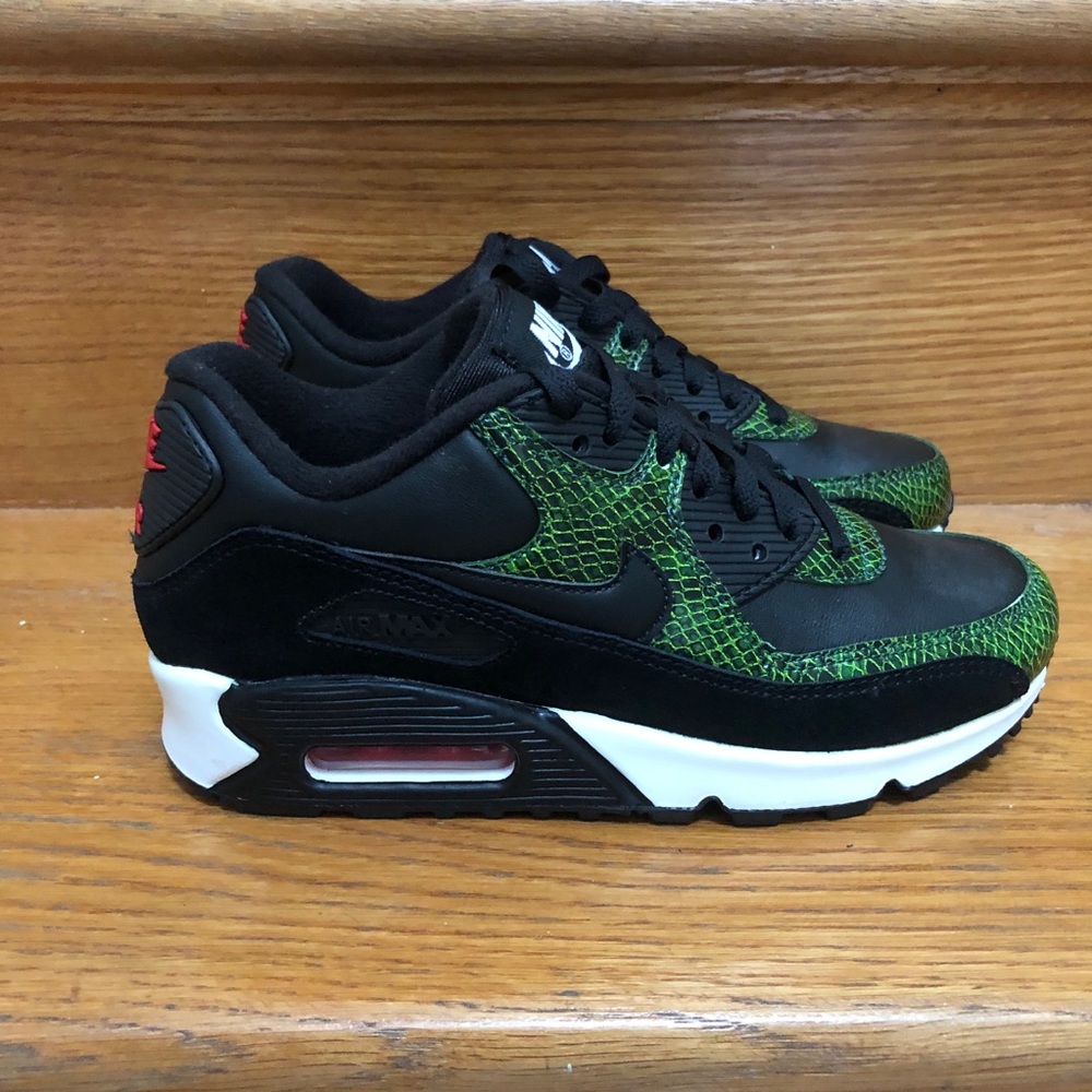 NWOB Nike Air Max 90 QS Green Python Black Size 4